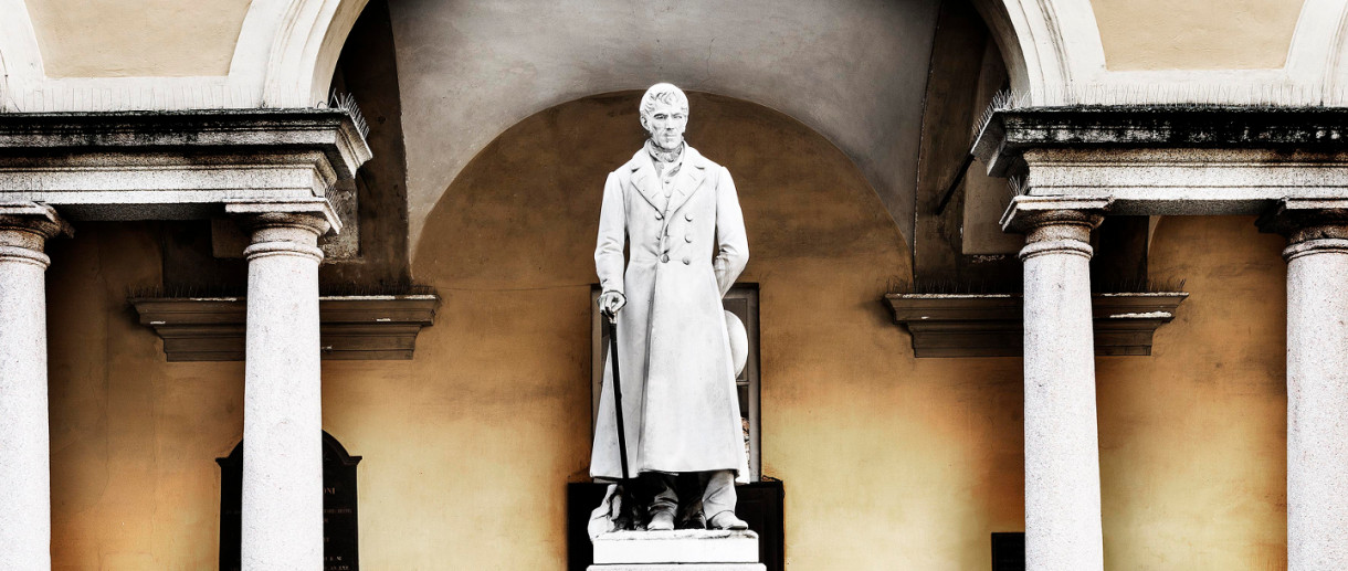 Statua di Antonio Bordoni, Università di Pavia.