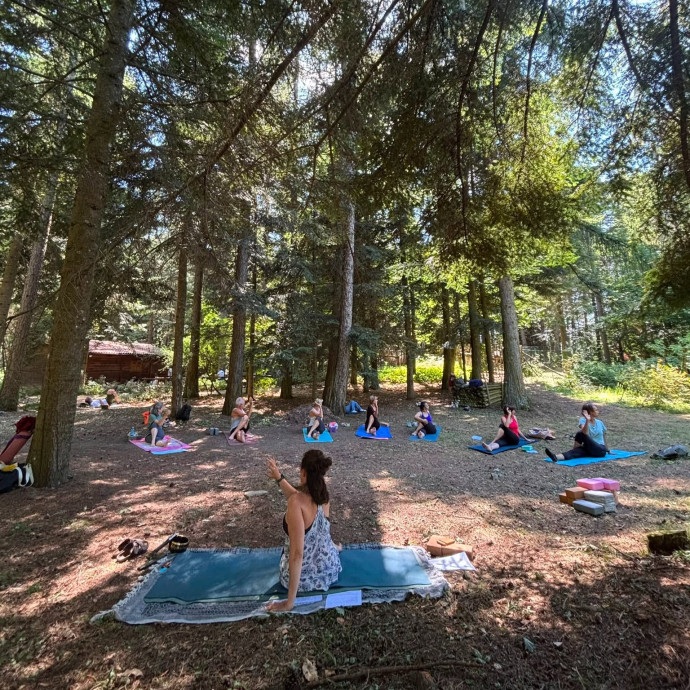 Un pomeriggio di yoga e filosofia al Giardino di Pietra Corva