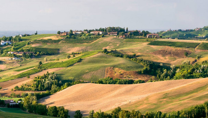 In moto per le colline dell'Oltrepò Pavese