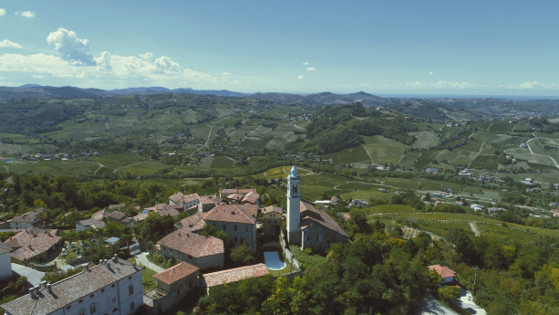 Il sentiero del Pomorosso e i borghi medievali delle terre di mezzo