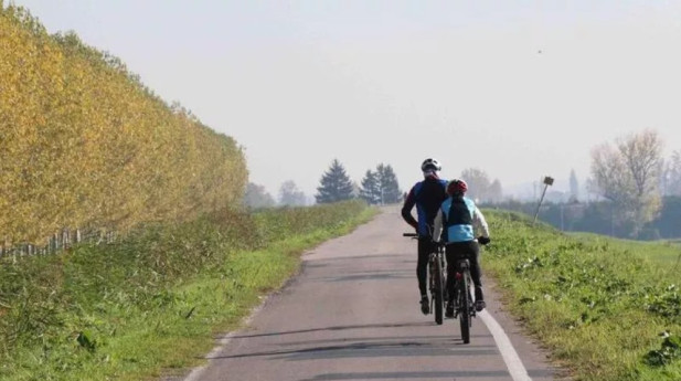 In bici tra oratori campestri e possessioni certosine In bici tra oratori campestri e possessioni certosine