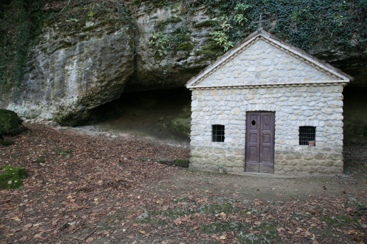 Escursione alle grotte di San Ponzo Grotta di S. Ponzo