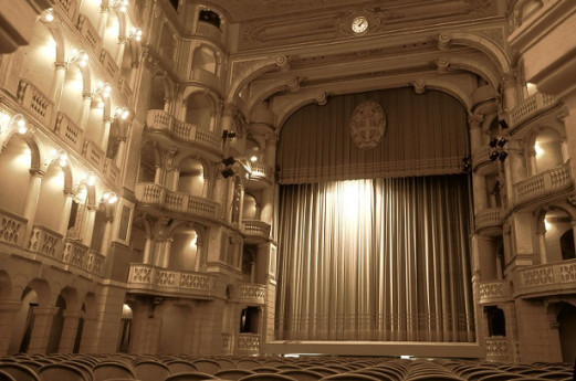 Theaters Pavia, cultural vacations in Lombardy