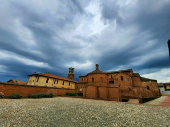 Visite guidate al borgo antico di Lomello Visite guidate al borgo antico di Lomello