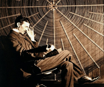Nikola Tesla - The man who lit up the world, La storia di un genio Nikola Tesla - The man who lit up the world, La storia di un genio