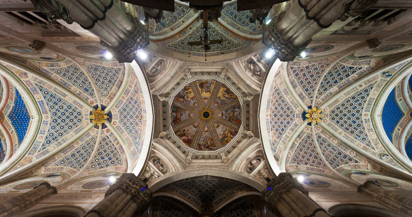 La cupola vista dall’interno della Certosa di Pavia.