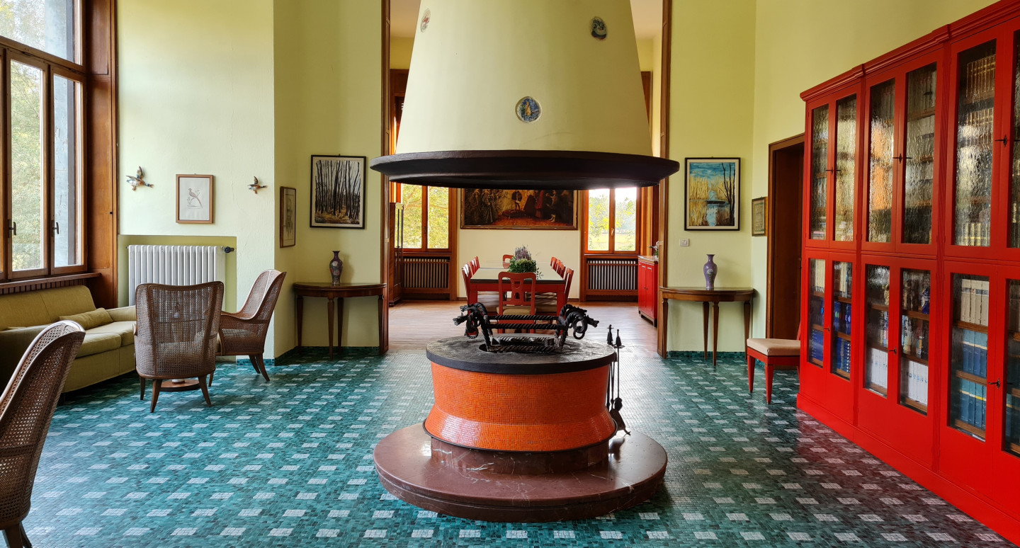 Il salone della Casa di Caccia