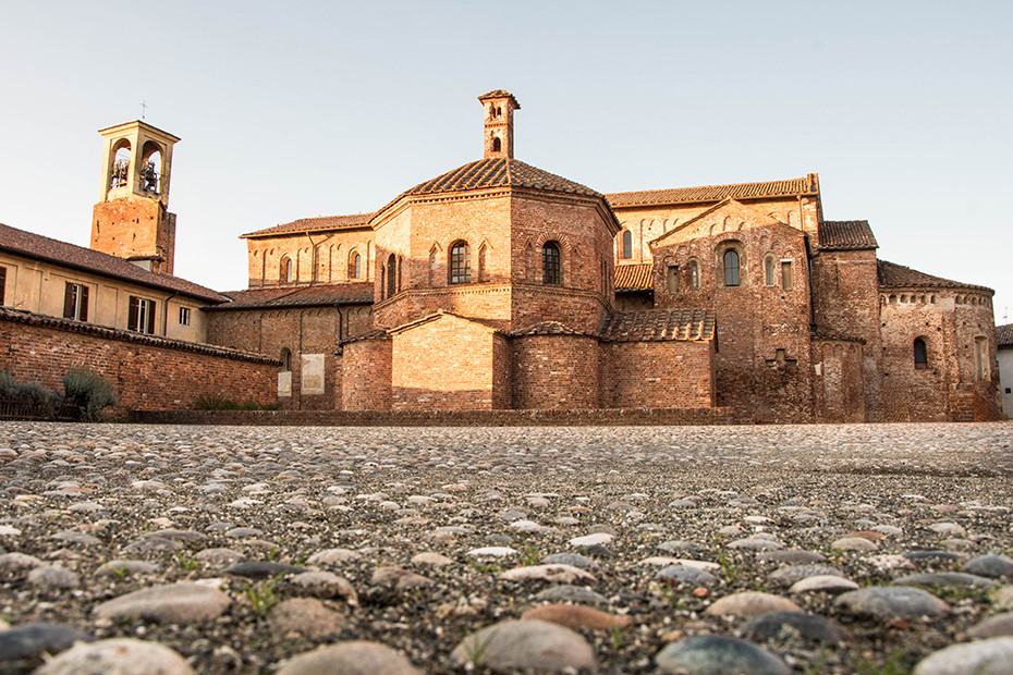 A walk through medieval Lomello 