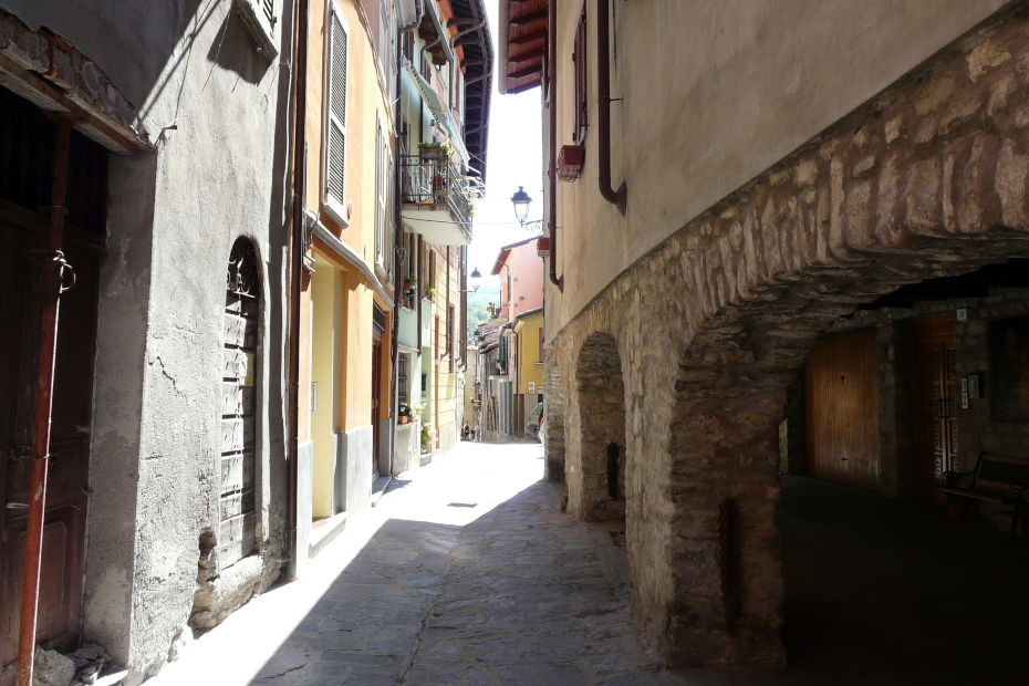 Scorcio del centro storico di Varzi, nell'Oltrepò pavese