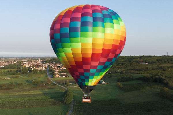 Così ci piace colorare i cieli lombardi