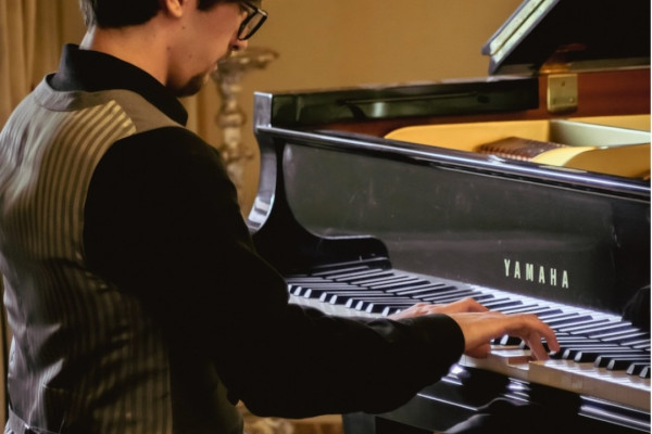 Concerto di pianoforte di Ettore Sergi, giovane artista che vanta già un percorso accademico di altissimo livello