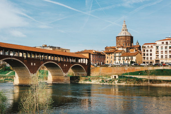 Fiume Ticino e Ponte Coperto di Pavia